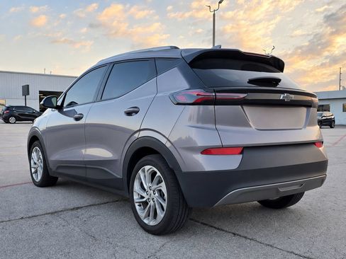 Used 2023 Chevrolet Bolt EUV LT FWD image 4