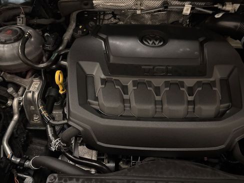 Used 2024 Volkswagen Tiguan SE R-Line image 25