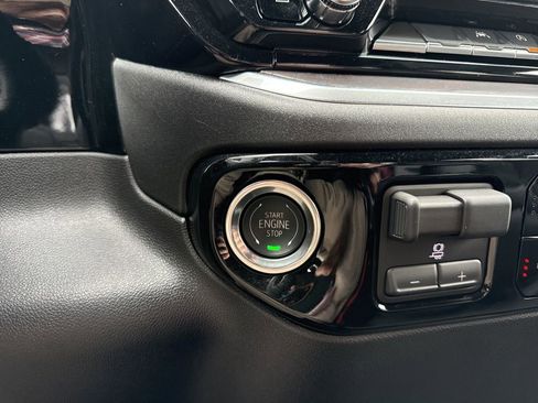 Used 2026 GMC Sierra 1500 SLT image 24