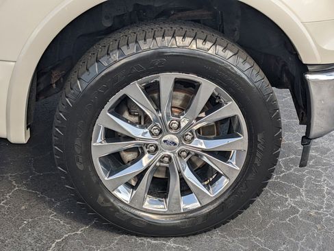 Used 2017 Ford F150 Lariat w/ Equipment Group 502A Luxury image 9