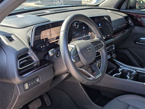 Certified 2025 Chevrolet Traverse Z71 w/ Driver Confidence Package image 6