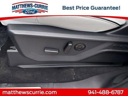 New 2026 Ford Expedition Platinum w/ Platinum Ultimate Package AWD/4WD image 10