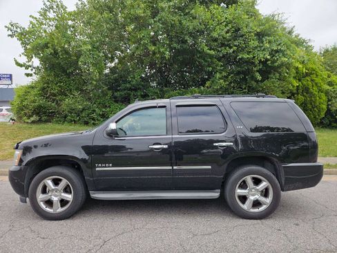 Used 2013 Chevrolet Tahoe LTZ AWD/4WD image 2