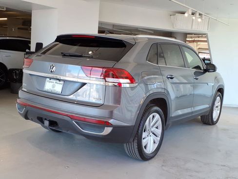 Used 2023 Volkswagen Atlas Cross Sport SE w/ Panoramic Sunroof Package AWD/4WD image 4
