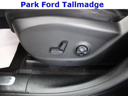 Used 2019 Jeep Cherokee Limited image 13