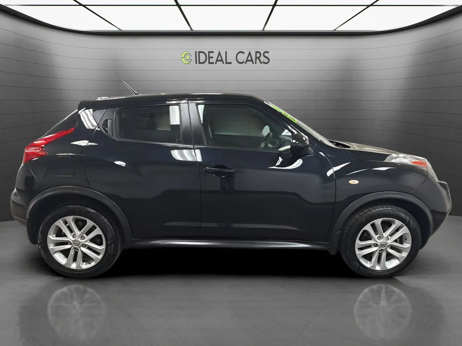 Used 2013 Nissan Juke S FWD image 6