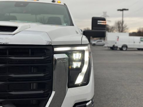New 2025 GMC Sierra 3500 Pro w/ Convenience Package AWD/4WD image 25