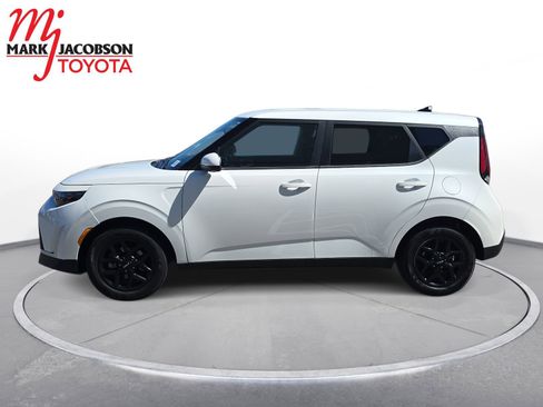 Used 2024 Kia Soul LX w/ Option Group 015 image 14