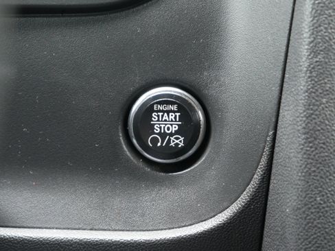 Used 2013 Dodge Challenger SXT image 8