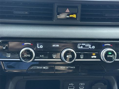 Certified 2025 Honda Pilot Sport image 30