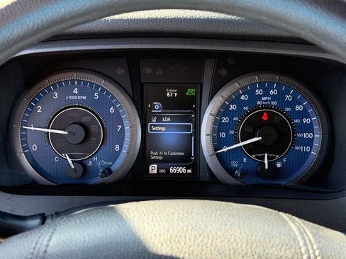 Used 2020 Toyota Sienna LE w/ LE Preferred Package FWD image 15