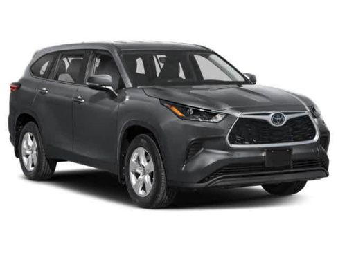 Used 2023 Toyota Highlander LE FWD image 9