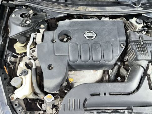 Used 2010 Nissan Altima 2.5 S w/ Premium Pkg image 12