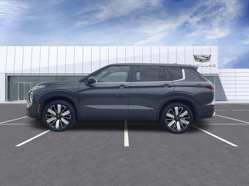 Used 2025 Mitsubishi Outlander SE AWD/4WD image 5