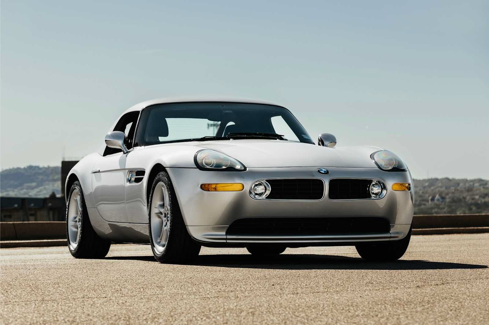 Used 2001 BMW Z8 RWD image 1