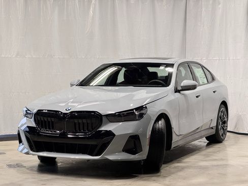 New 2026 BMW 530i xDrive 530i xDrive w/ M Sport Package image 3