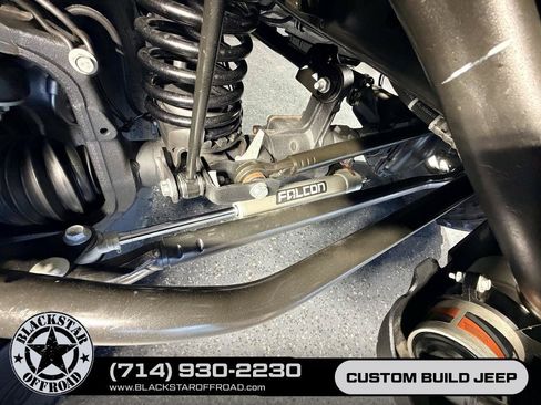 Used 2025 Jeep Gladiator Mojave AWD/4WD image 28