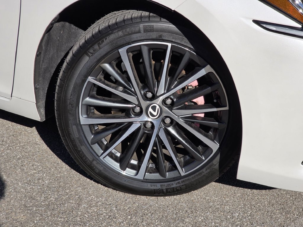 Certified 2023 Lexus ES 350 w/ Premium Package FWD image 32