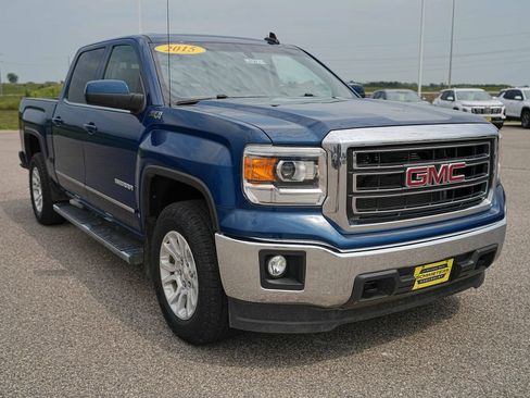 Used 2015 GMC Sierra 1500 SLE w/ SLE Value Package AWD/4WD image 4