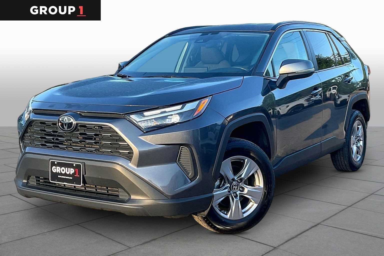 Used 2025 Toyota RAV4 XLE FWD image 1
