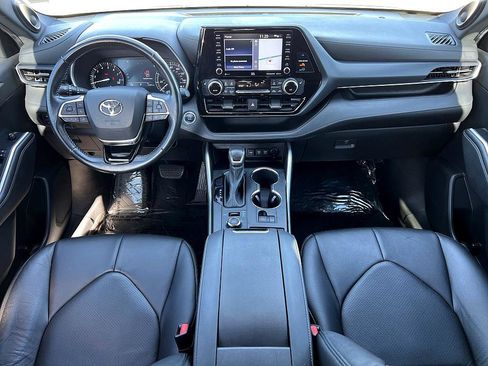Used 2021 Toyota Highlander XSE image 17