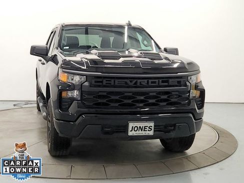 Used 2025 Chevrolet Silverado 1500 Custom Trail Boss w/ Midnight Edition image 2