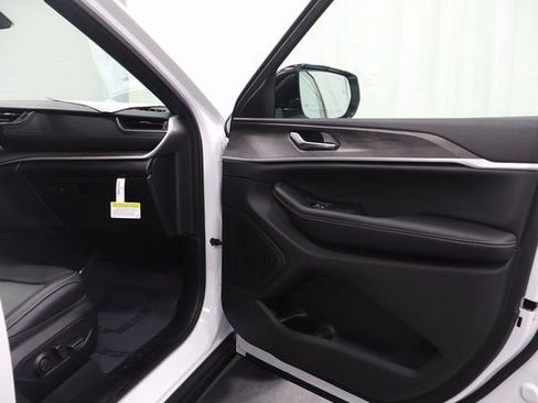 New 2025 Jeep Grand Cherokee L Limited w/ Luxury Tech Group II image 14