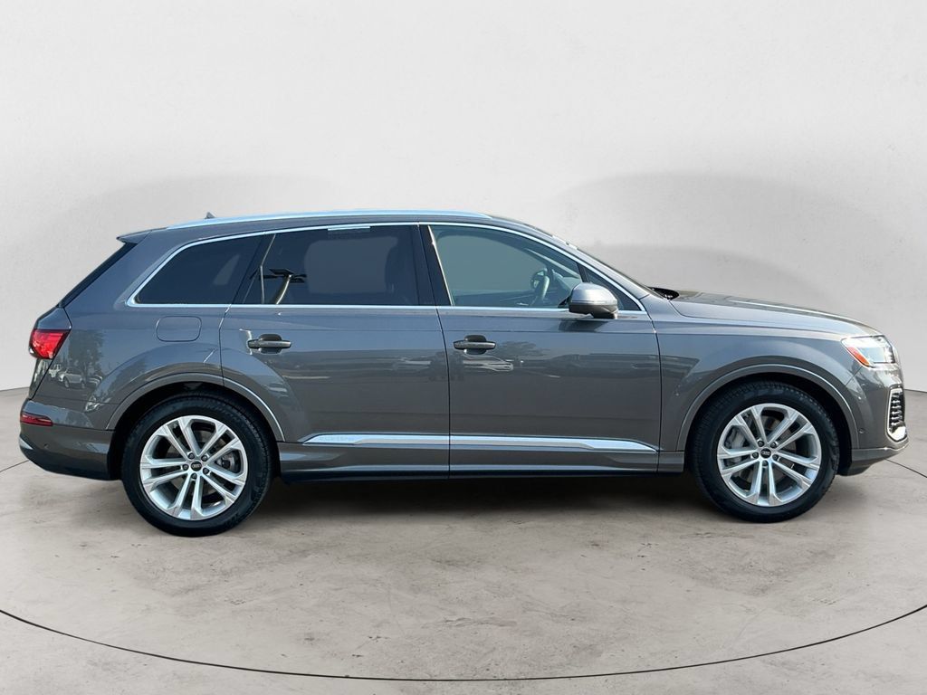 Used 2026 Audi Q7 3.0T Premium Plus w/ Premium Plus Package AWD/4WD image 4