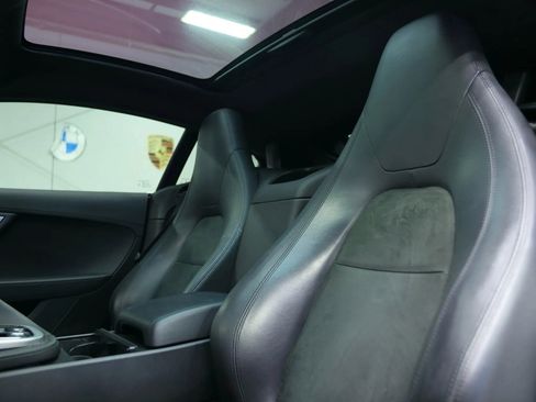 Used 2017 Jaguar F-TYPE Coupe image 27