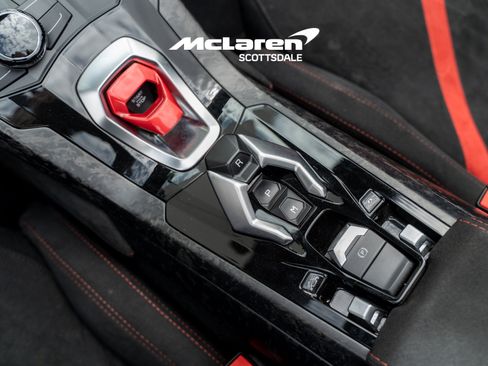 Used 2019 Lamborghini Huracan Performante AWD/4WD image 16