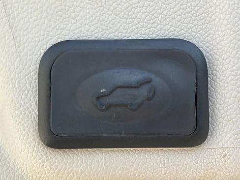 Used 2016 Buick Enclave Leather FWD image 26