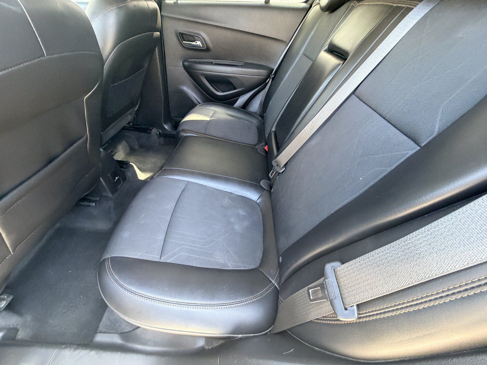 Used 2017 Chevrolet Trax LT w/ LT Convenience Package FWD image 14