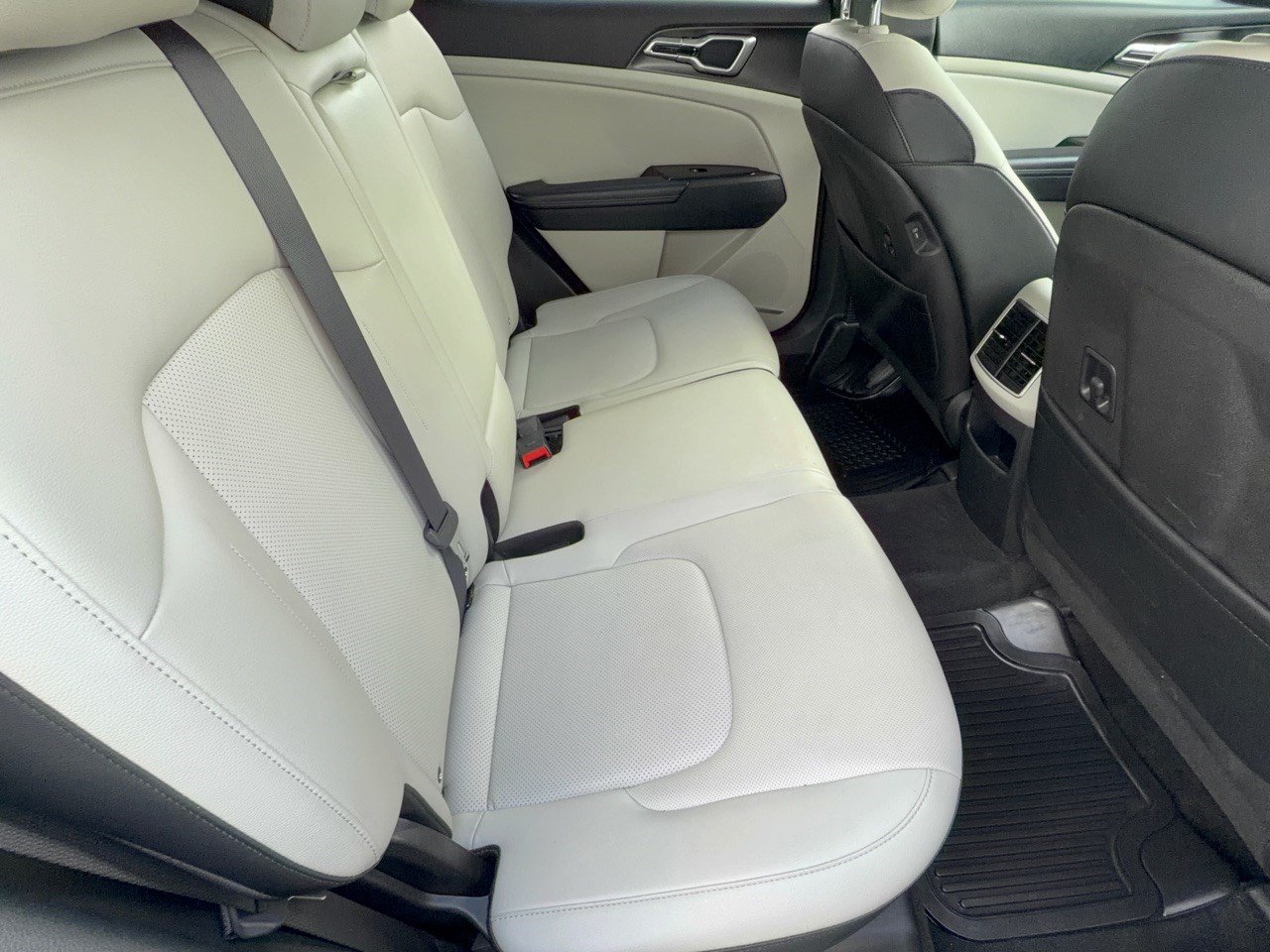 Used 2023 Kia Sportage EX FWD image 29