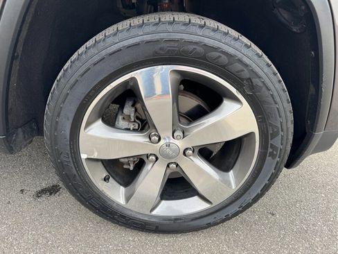 Used 2014 Jeep Grand Cherokee Limited image 15