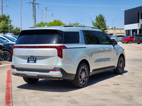 New 2026 Kia Carnival EX FWD image 5