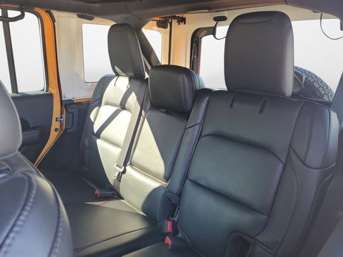 Used 2021 Jeep Wrangler Unlimited Rubicon image 12