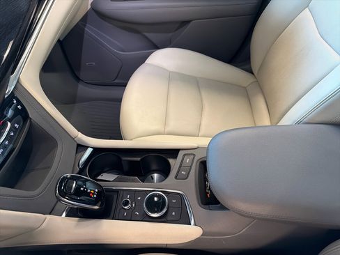 Used 2021 Cadillac XT6 Premium Luxury image 18