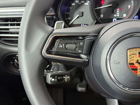 Certified 2026 Porsche Macan AWD/4WD image 20