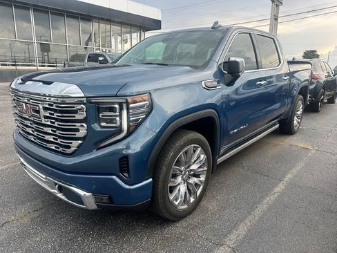 Used 2025 GMC Sierra 1500 Denali w/ Denali Reserve Package AWD/4WD image 3