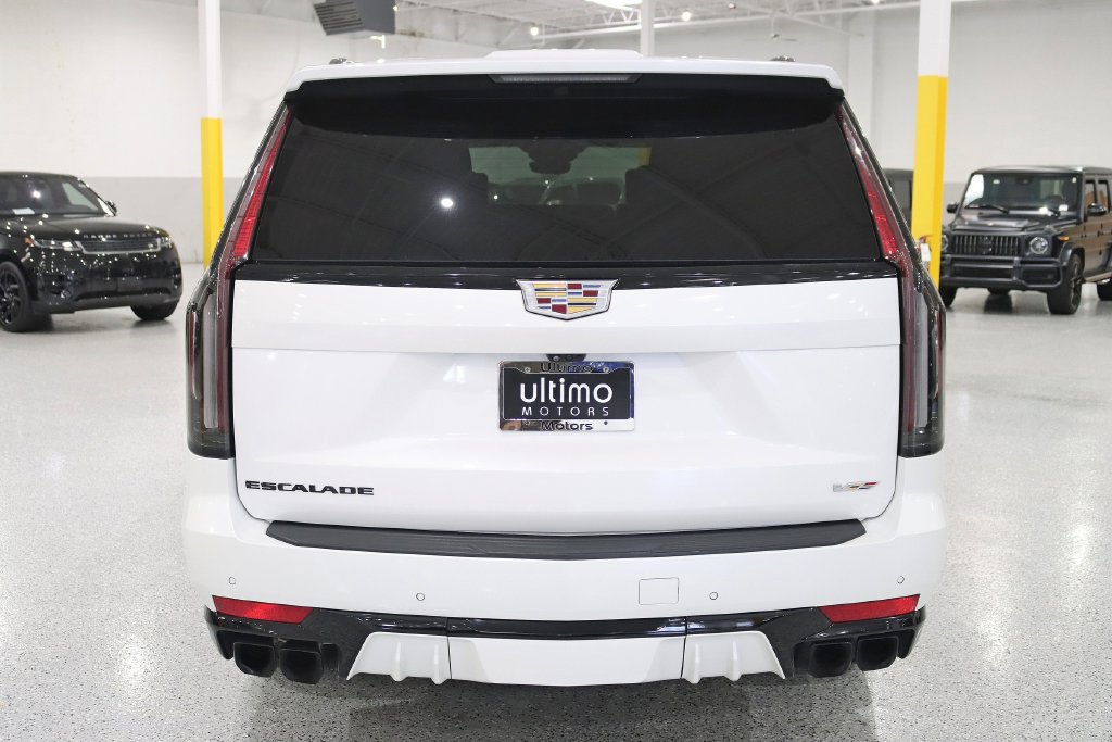 Used 2023 Cadillac Escalade ESV V w/ LPO, ONYX Package AWD/4WD image 14