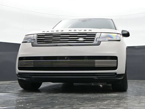 Used 2025 Land Rover Range Rover SV AWD/4WD image 44