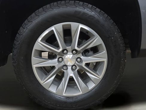 Used 2021 Chevrolet Silverado 1500 High Country w/ Technology Package image 40