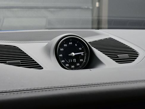 Certified 2025 Porsche Cayenne S AWD/4WD image 12