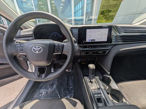 Used 2025 Toyota Camry LE FWD image 15
