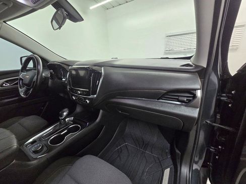 Used 2021 Chevrolet Traverse LT FWD image 23