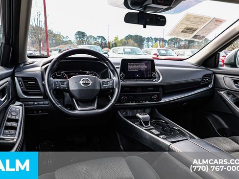 Used 2025 Nissan Rogue SV FWD image 30