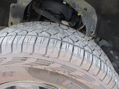 Used 2022 Ford F150 XLT image 9