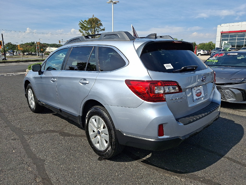 Used 2017 Subaru Outback 2.5i Premium AWD/4WD image 4