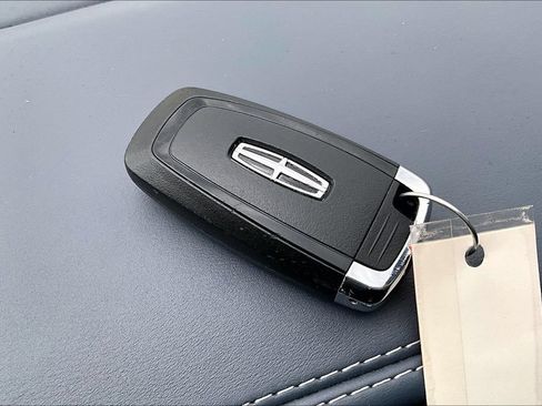 Used 2024 Lincoln Navigator L Black Label AWD/4WD image 12
