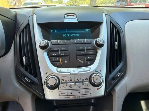 Used 2010 Chevrolet Equinox LS FWD image 12